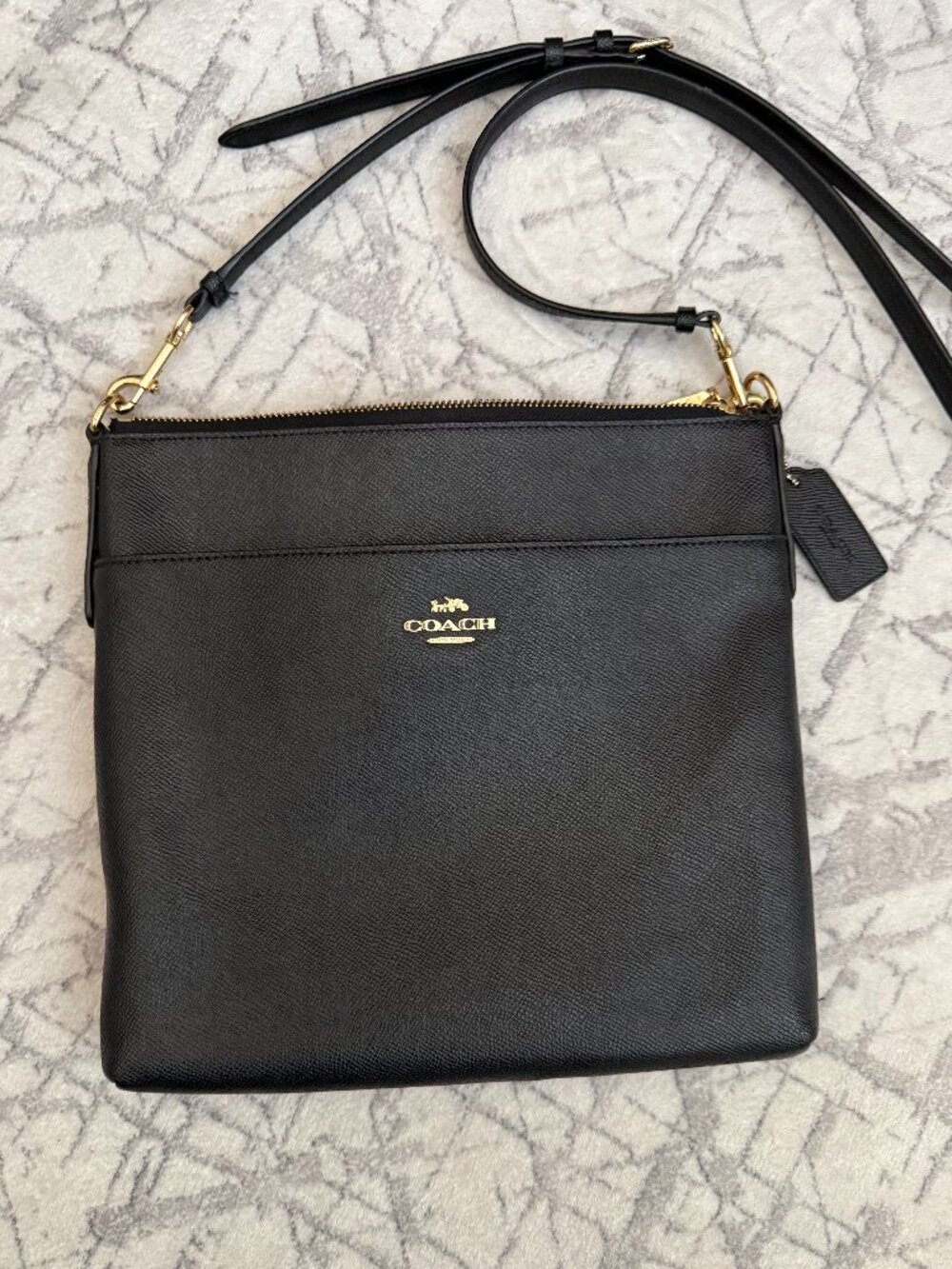 Coach Kitt Messenger Crossbody 26 Black Gold Leather Zip Bag 39408 - Picture 2 of 10